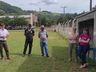 Prefeitura de Barra Bonita entrega tratores cortadores de grama para agricultores