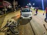 Motorista abre porta, ciclista cai e sofre ferimentos em SMOeste 