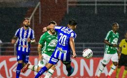 Chapecoense marca no fim e arranca empate importante com o CSA em Maceió 