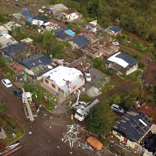 Bombeiros atendem diversas ocorrências após tornado em Descanso e Belmonte