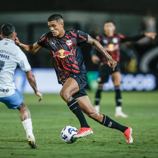 Bragantino vence o Grêmio com gol de pênalti nos acréscimos