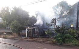 Duas pessoas morrem carbonizadas durante incêndio em Maravilha