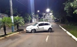 Motorista capota carro no centro de Mondaí e tem CNH apreendida
