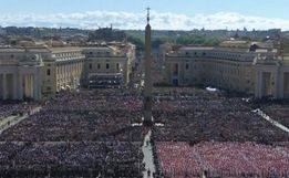 Vaticano diz que 250 mil pessoas estão no funeral do papa Francisco