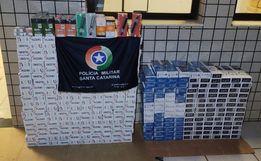 Pelo 3º dia seguido, PM apreende cigarros; dois são presos