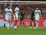 Com um a menos, Inter perde para o Coritiba no Beira-Rio