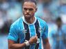Grêmio marca de pênalti, vence o Bahia em casa e deixa o Z4 do Brasileirão