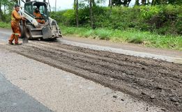 Empresa realiza Operação Tapa Buracos na SC 163