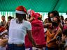 Crianças recebem presentes do Natal Solidário em São Miguel do Oeste