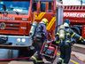 Fotos; Incêndio consome camionete em garagem de edifício em SMOeste