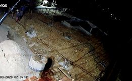 Câmeras de segurança flagram homens invadindo obra em SMOeste 