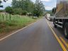 Carga se desprende de caminhão, atinge carro e mata duas pessoas na SC-283
