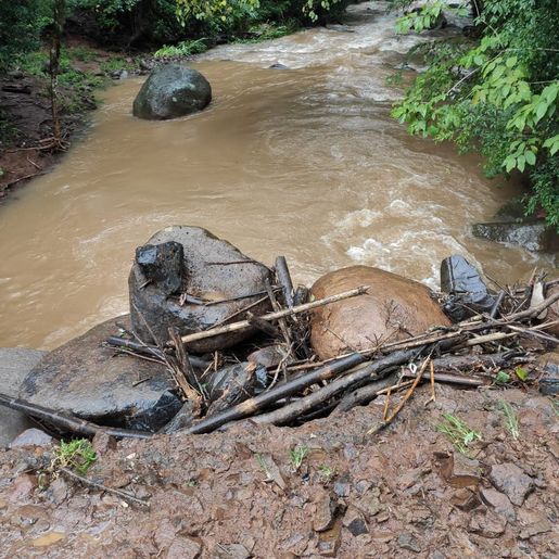 Indígena morre após ser arrastado pela água no Oeste
