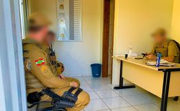 Condutor embriagado, foge da PM, se envolve em acidente e é preso escondido em milharal 
