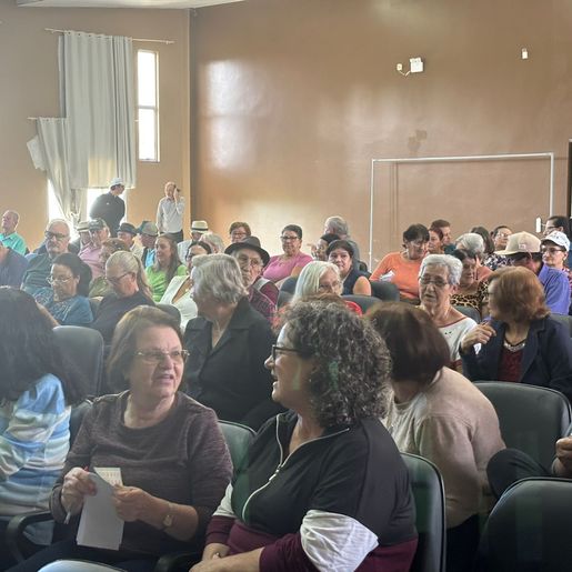 Idosos de Campo Erê participam de palestra através do Projeto Terceira Idade na Medida Certa 