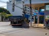 Carreta derruba poste de energia elétrica e interrompe fornecimento em parte de SMOeste 