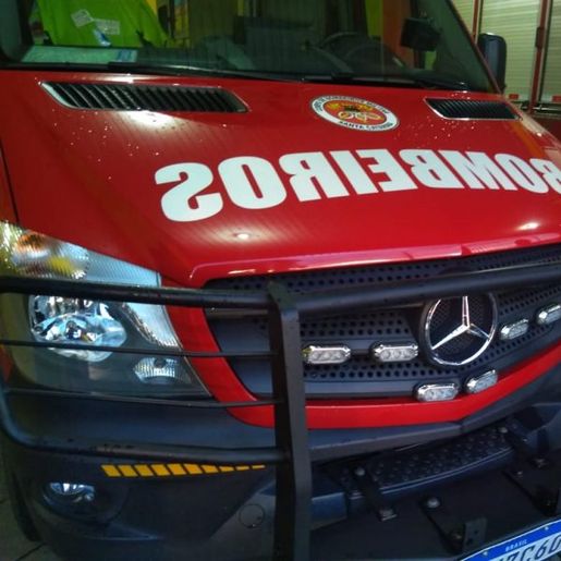 Jovem fica ferida após cair do 3° andar de prédio em Pinhalzinho
