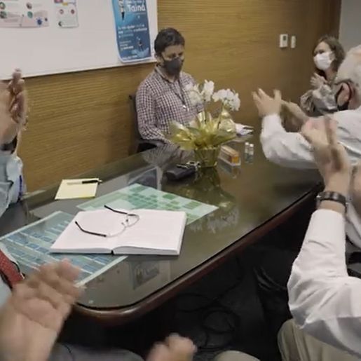 VÍDEO: Cientistas do Butantan se emocionam com resultado da vacina
