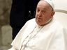 Papa teve noite tranquila após diagnóstico de pneumonia, diz Vaticano