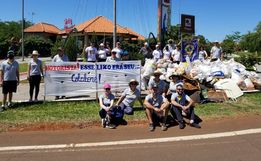 Mais de 200 sacos de lixo são recolhidos por voluntários nas margens das rodovias em Iporã do Oeste