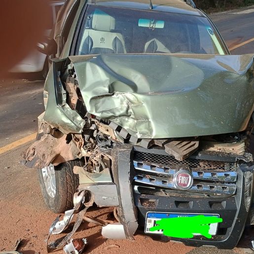 Colisão entre três veículos deixa dois motoristas feridos na SC 283, em Caibi 