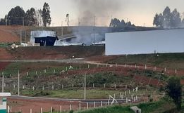 Bombeiros são novamente chamados para ocorrência de incêndio em empresa de Xaxim