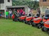 Prefeitura de Barra Bonita entrega tratores cortadores de grama para agricultores