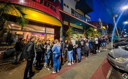 Público segue lotando sessões de Velozes e Furiosos 10 no Cine Peperi