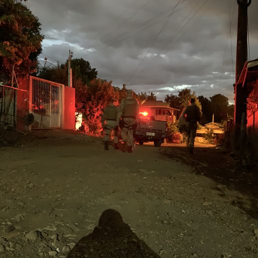 Casa de idosos é apedrejada e autor é agredido a facadas por populares em SMOeste