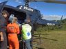 Homem sofre ferimentos graves ao cair de parapente em meio a mata