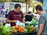 Feirantes iniciam comercialização de produtos na Área coberta da Praça Central 