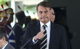 Bolsonaro confirma estudo para rebaixar Covid a status de endemia