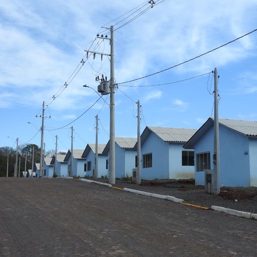São Miguel do Oeste entrega 14 novas moradias 