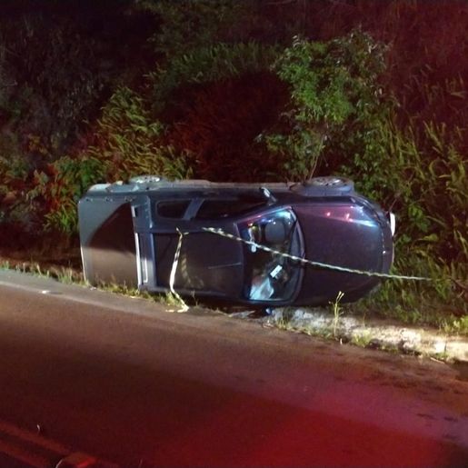 Capotamento deixa condutor ferido na SC 305 em Anchieta