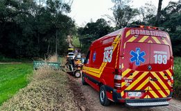 Carretinha agrícola desgovernada deixa idoso ferido no interior de Descanso