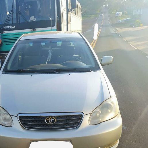 Colisão entre carro e ônibus é registrada na SC-163 em Iporã do Oeste