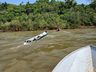 Embarcação naufragada é resgatada pelos bombeiros no Rio Uruguai, em Itapiranga