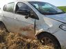 Motociclista de 20 anos fica gravemente ferido em colisão contra carro