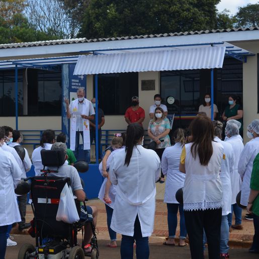 VÍDEO: minuto de silêncio aos profissionais da saúde e vítimas da Covid-19 é realizado em Campo Erê 