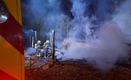 Incêndio destrói galpão no interior de Princesa