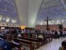Paróquia São Miguel Arcanjo celebra crisma conjunta com 341 catequizandos