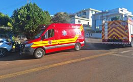 Ciclista fica ferido após acidente com carro no centro de São José do Cedro