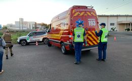 Adolescente se envolve em acidente com duas pessoas feridas em SMOeste 