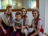 Soberanas da 12ª Semana Alemã de SJOeste visitam Sede da Rede Peperi