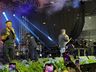 Mesmo com chuva, público lota espaço de shows para ver Marcos e Belutti