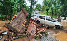 Centro de Quilombo fica embaixo d'água depois de forte chuva 