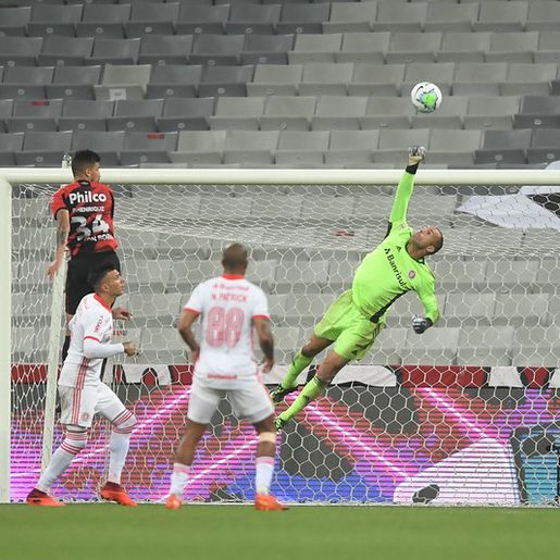 Inter empata com Athletico em Curitiba e mantém  série invicta 