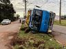 VÍDEO: caminhão tomba na Willy Barth em São Miguel do Oeste