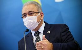 Ministro reduz intervalo de 12 para 8 semanas da Pfizer e AstraZeneca