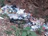 VÍDEO: moradores encontram grande quantidade de lixo jogado ao lado de estrada